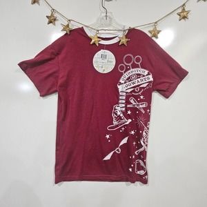 Harry Potter WB Hogwarts Crest Wizarding World Womens Burgundy Tshirt Size Small